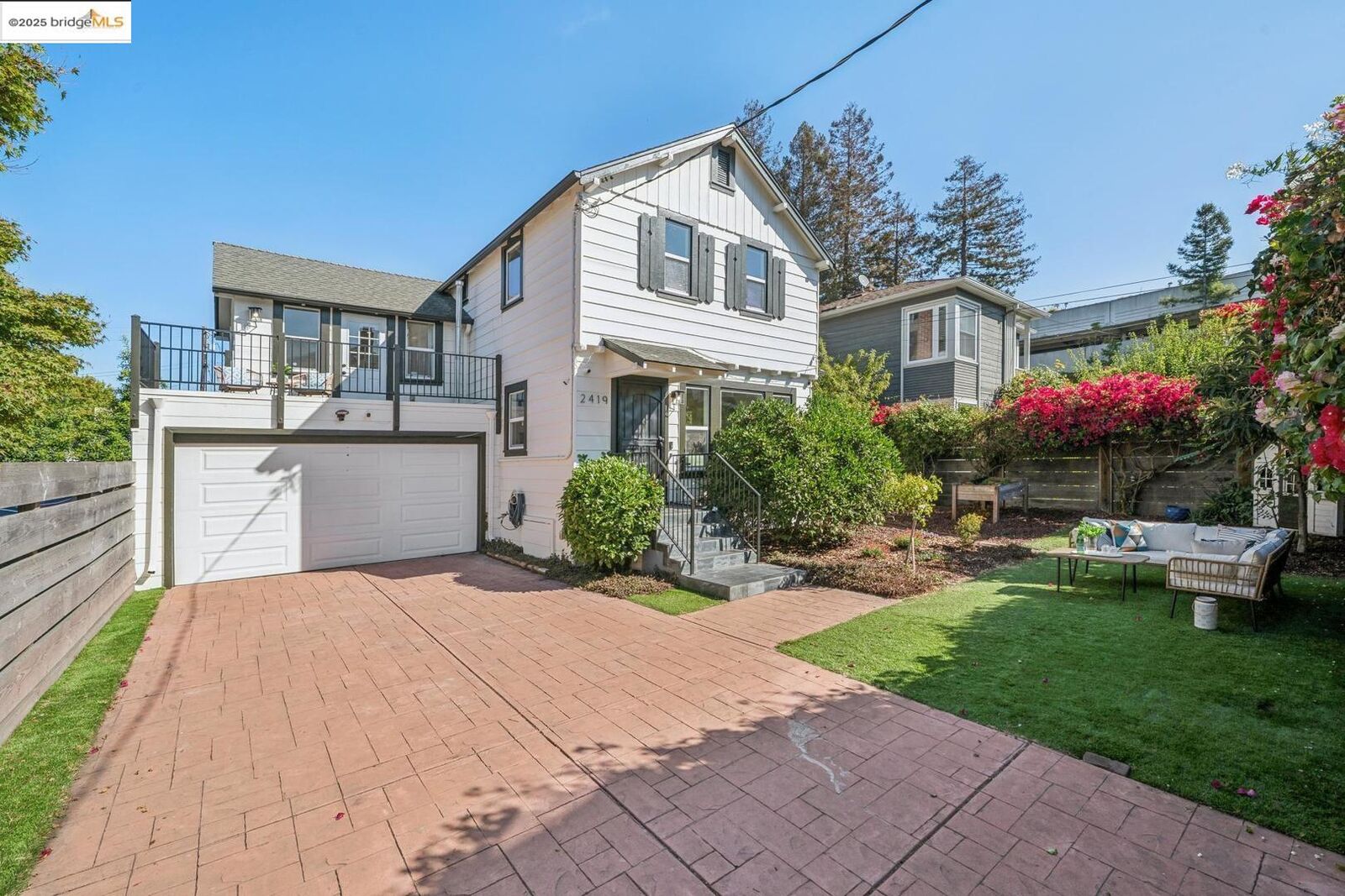 Property Photo:  2417 Webster St  CA 94705 