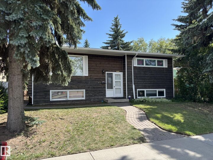 16603 95 Avenue NW  Edmonton AB T5P 0B1 photo