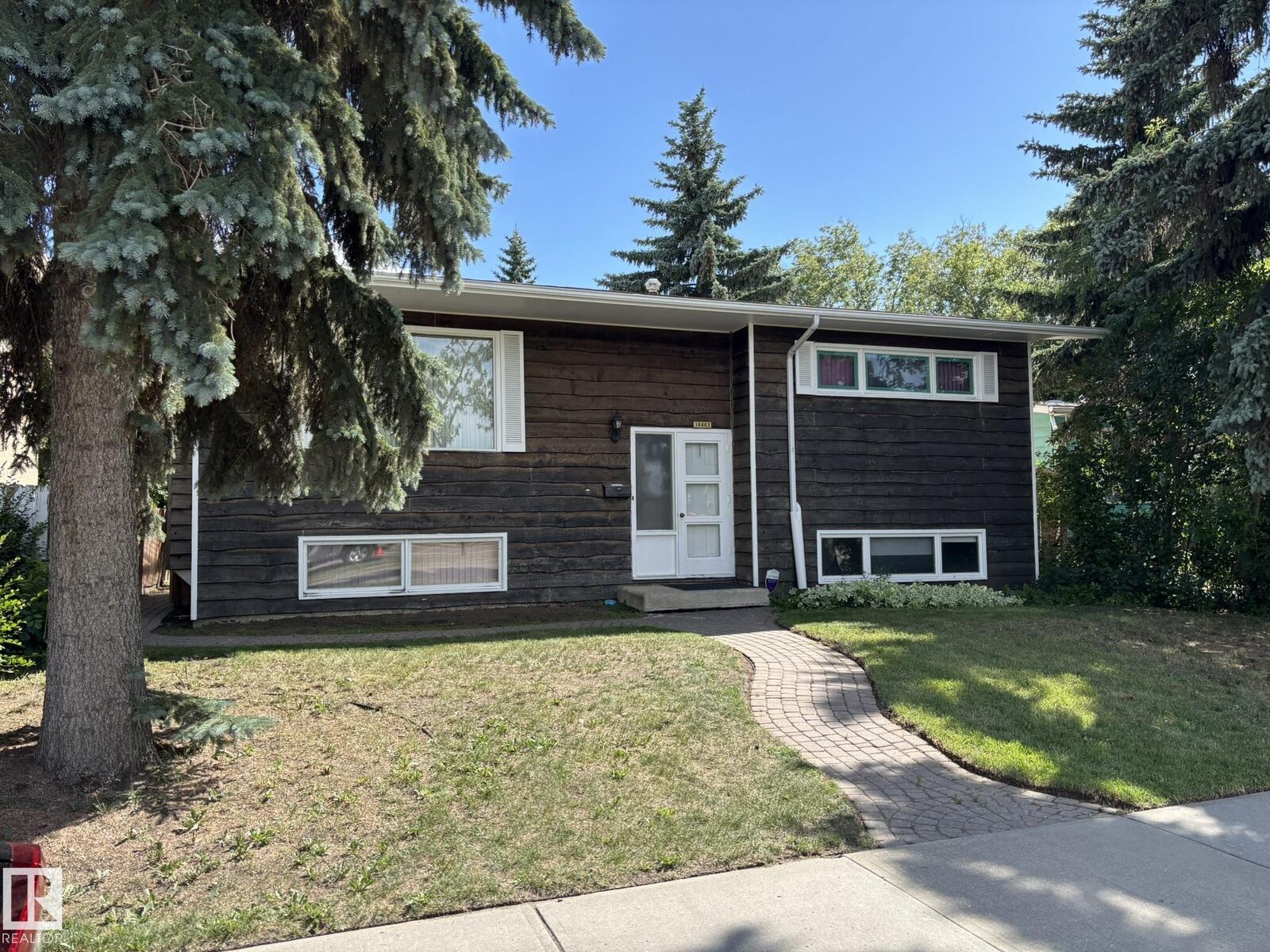 Property Photo:  16603 95 Avenue NW  AB T5P 0B1 