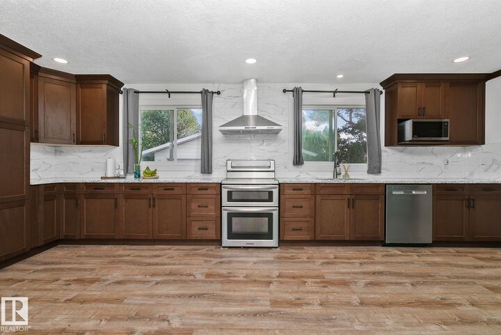 Property Photo: 3 Wilson Crescent AB T8A 3L1