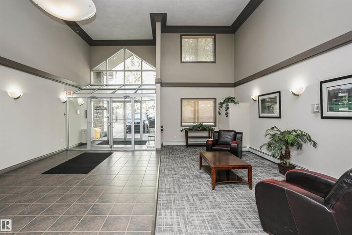 Photo de la propriété:  279 Suder Greens Drive NW 204  AB T5T 6X6 