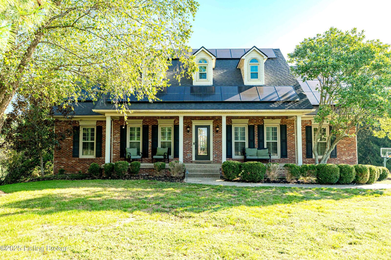 Property Photo: 165 Plantation Dr KY 40065