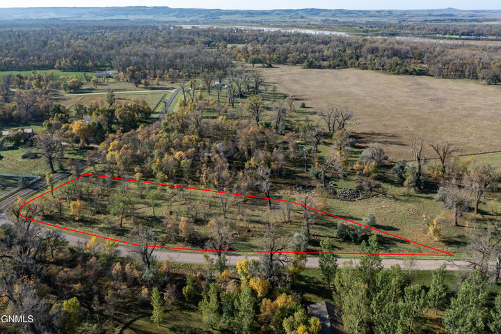 Property Photo:  9301 Darin Drive  ND 58504 