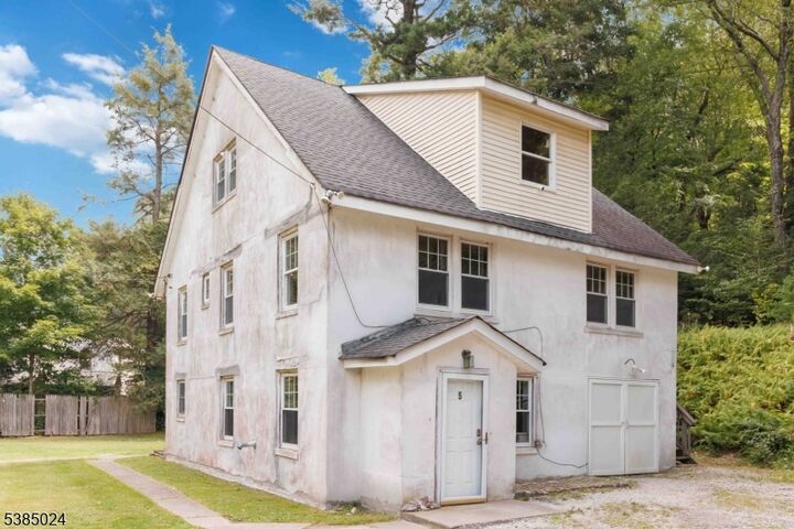 5 Fanwood Ct  West Milford Twp. NJ 07421 photo