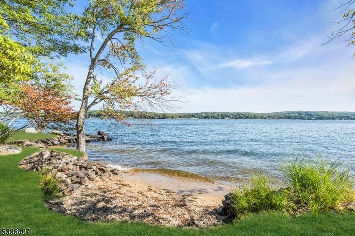 22 Ithanell Rd  Hopatcong Boro NJ 07843 photo