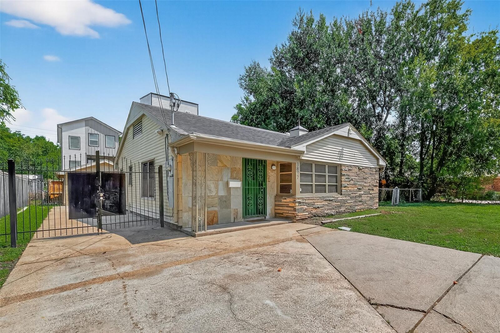 Property Photo:  3817 Anita Street A  TX 77004 