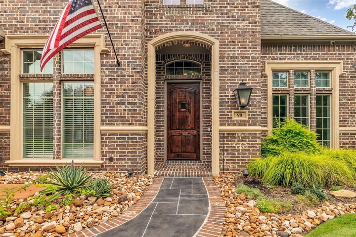 Property Photo:  98 E Cove View Trail  TX 77389 