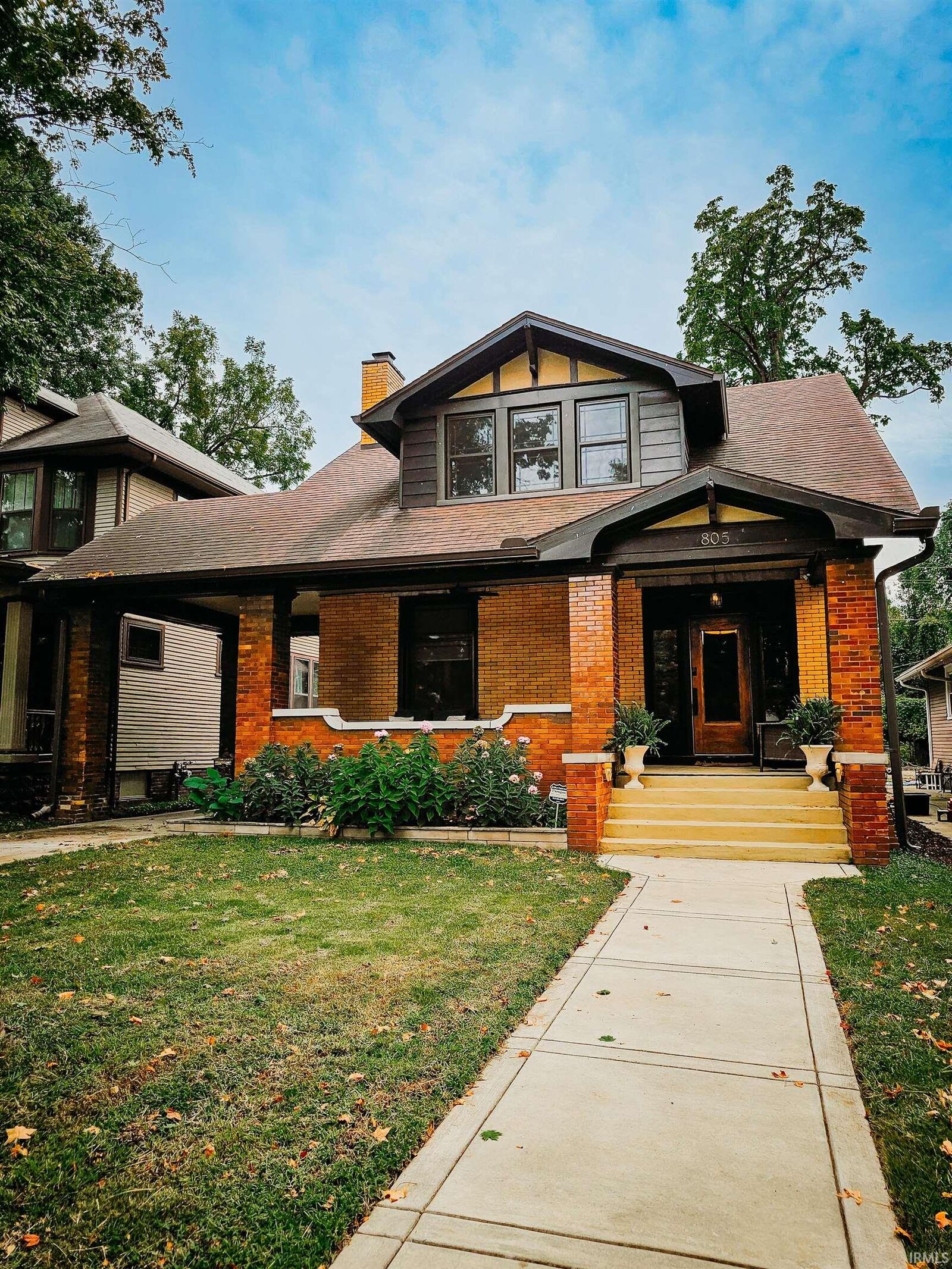 Property Photo:  805 E Chandler Avenue  IN 47713 