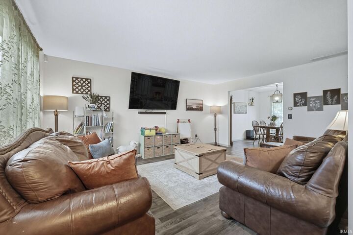 Property Photo:  915 Ravenwillow Drive  IN 46748 