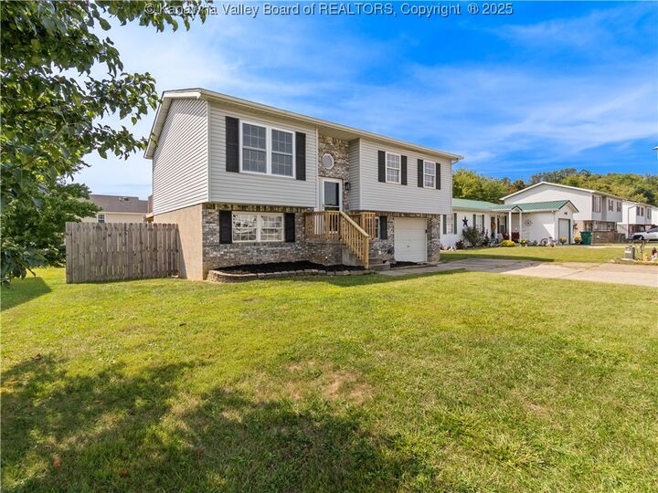 Property Photo:  105 Hampton Lane  WV 25526 
