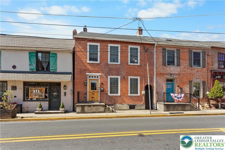 Property Photo:  104 Chestnut  PA 18014 