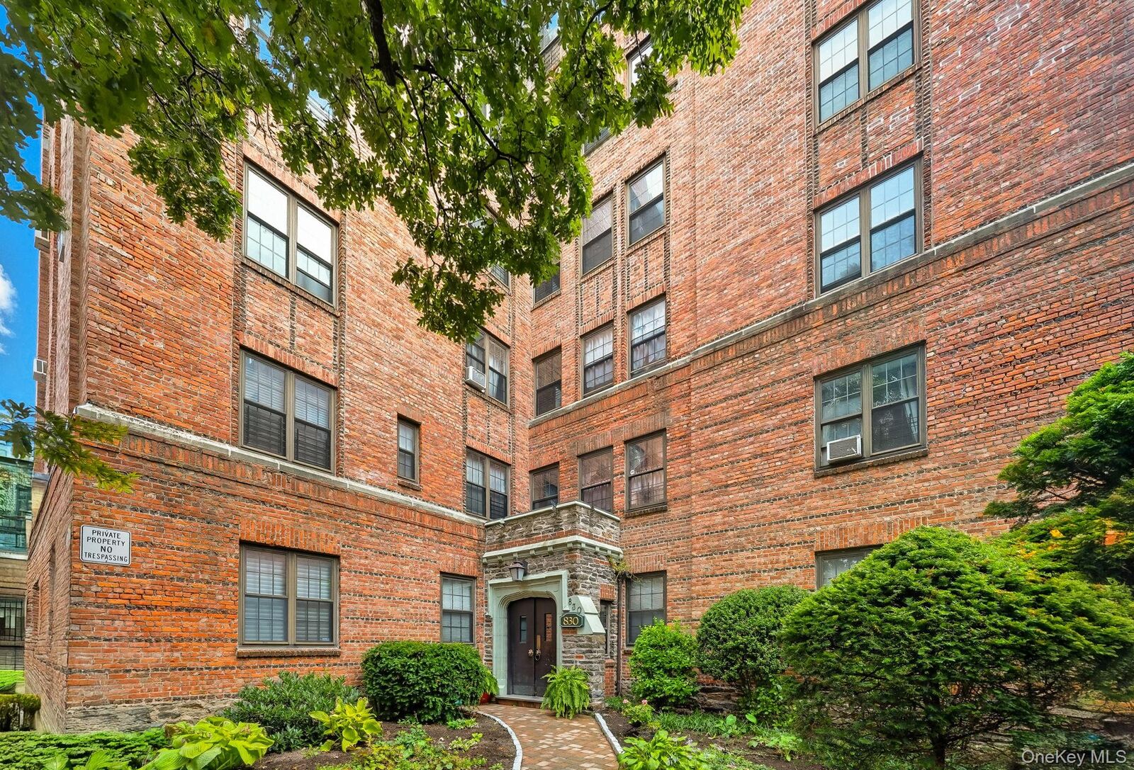 Property Photo:  830 Bronx River Road 5A  NY 10708 