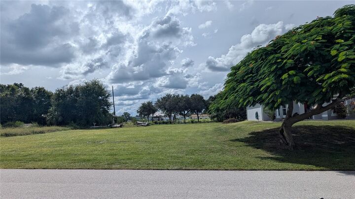Property Photo: 2459 Cushing Drive FL 33983