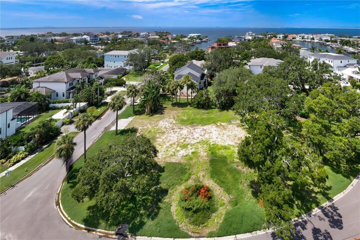 Property Photo:  2511 S Dundee Street  FL 33629 