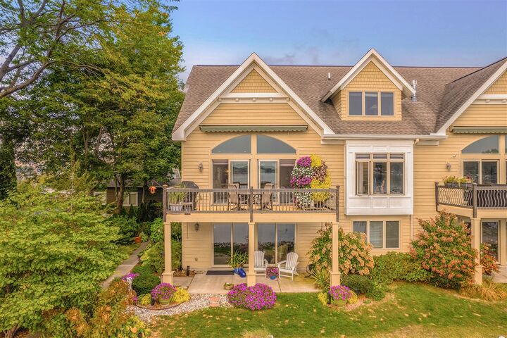 Property Photo: 17533 N Fruitport Road 6 MI 49456-1879