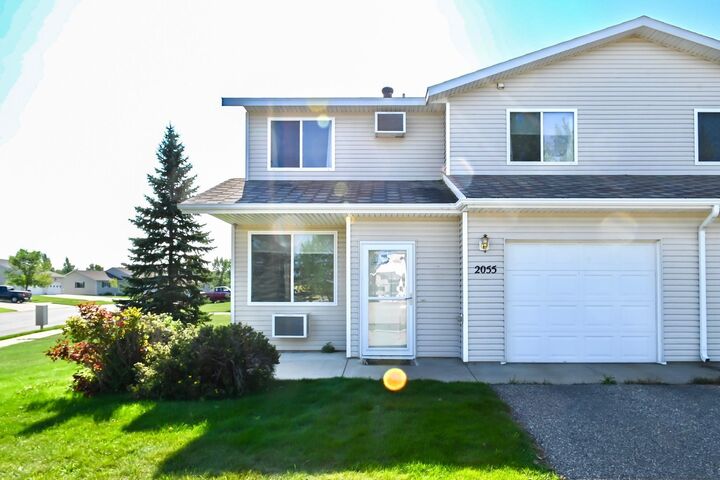 2055 14th St NW  Minot ND 58701 photo