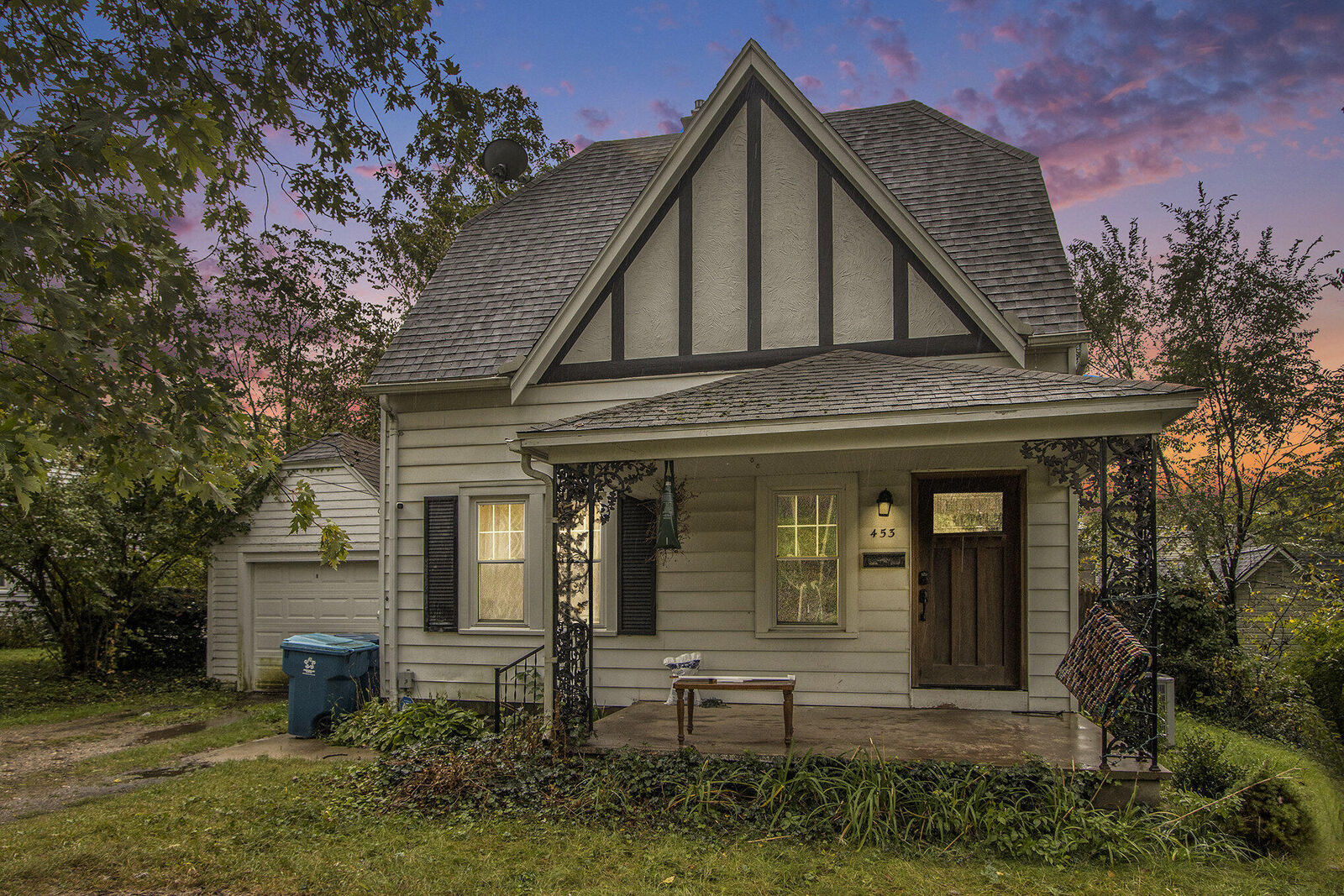 Property Photo: 453 Fairview Ave Avenue MI 49001