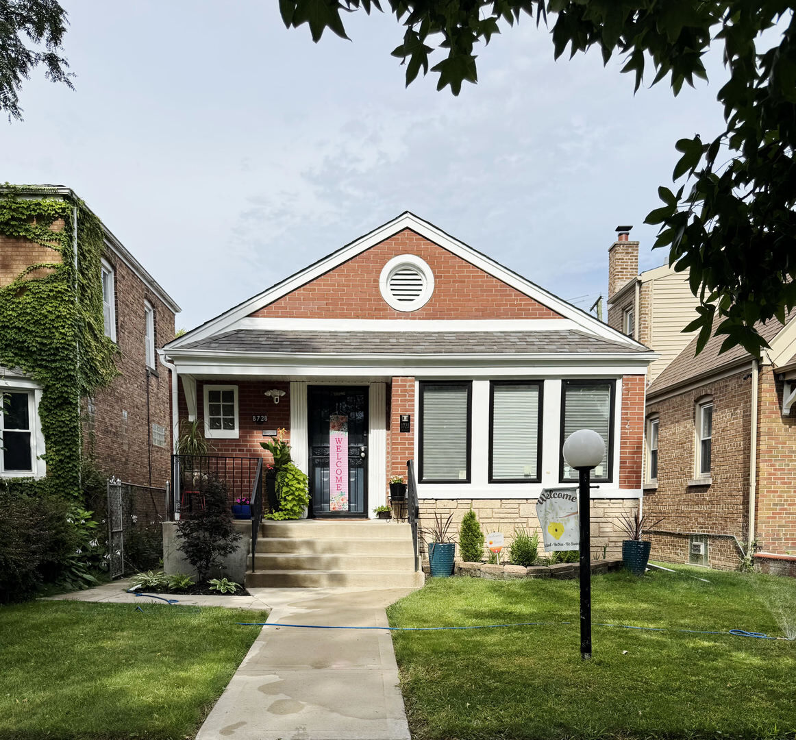 Property Photo:  8728 S Merrill Avenue  IL 60617 