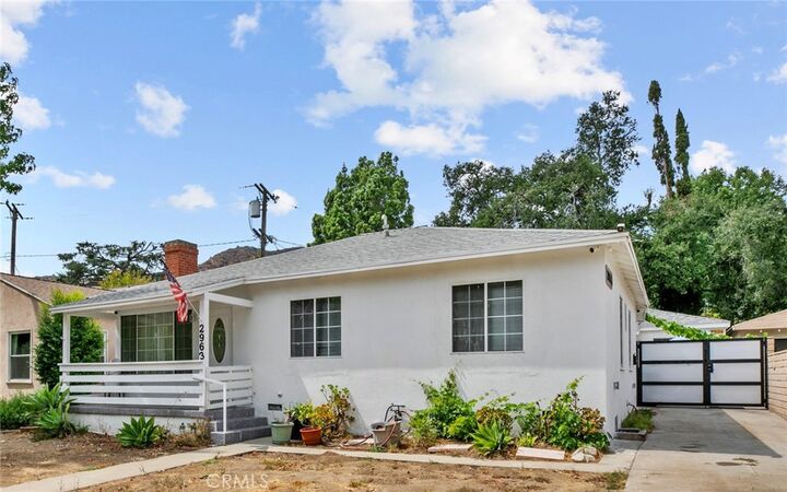 Property Photo:  2963 Canada Boulevard  CA 91208 
