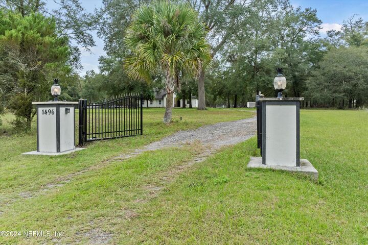 Property Photo: 1496 Nolan Road FL 32068