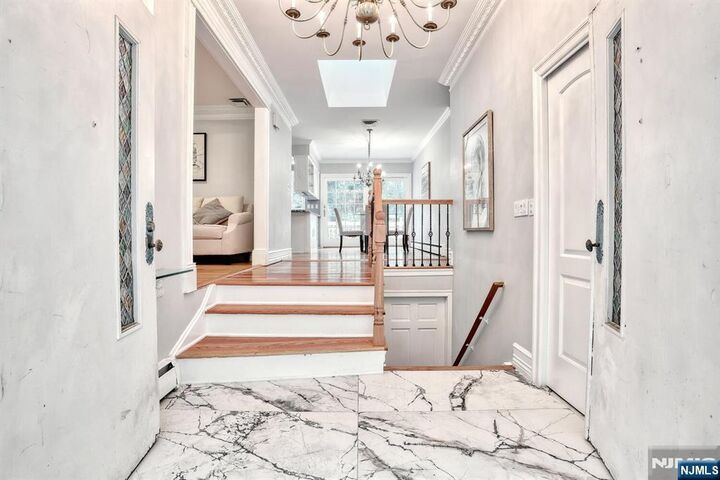Property Photo:  868 Meadow Lane  NJ 07417 