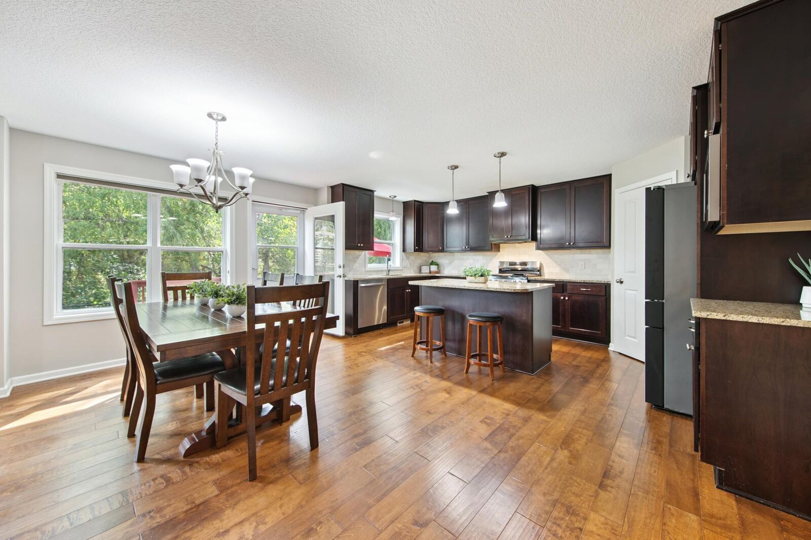 Property Photo:  645 Kadler Circle  MN 55341 