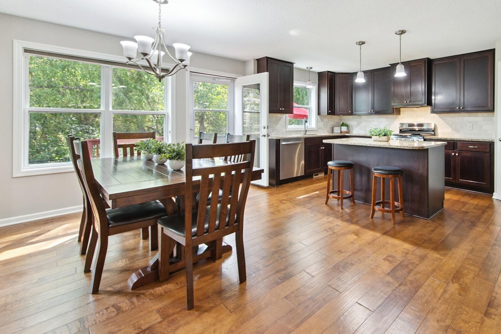 Property Photo:  645 Kadler Circle  MN 55341 