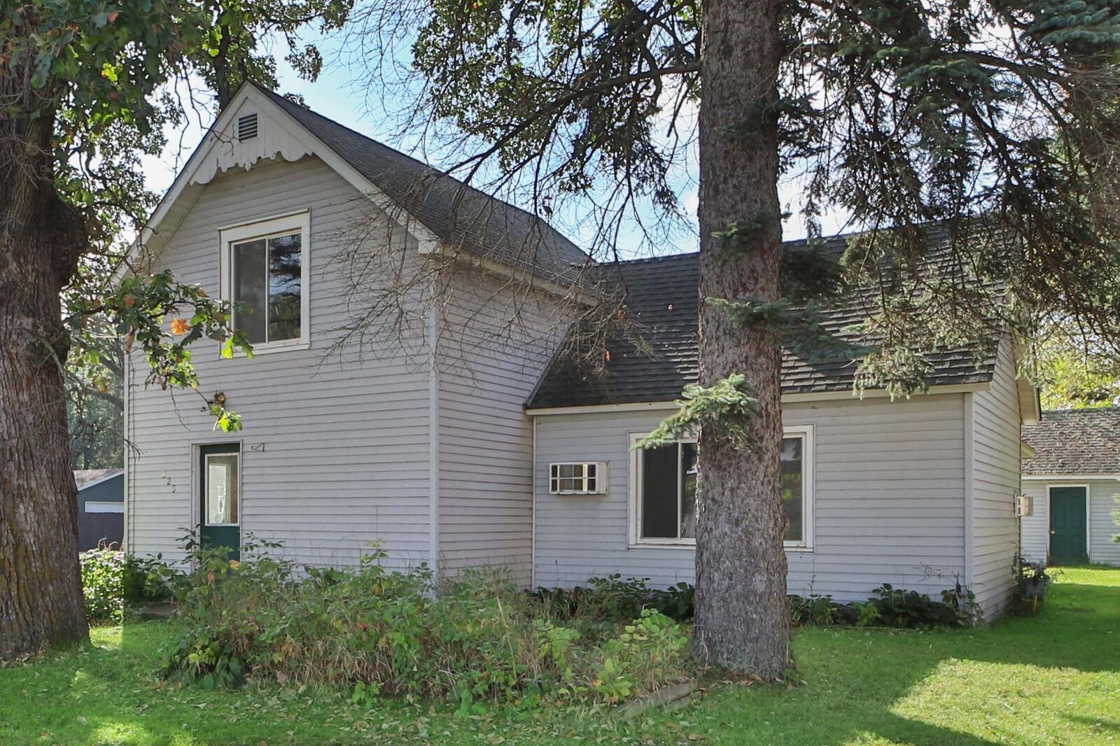 Property Photo: 225 E Centre Street MN 56373