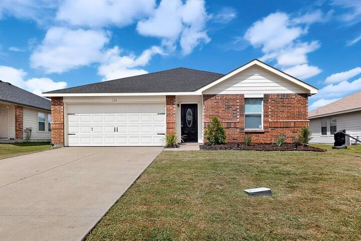 Property Photo:  124 Sandlewood Drive  TX 75160 