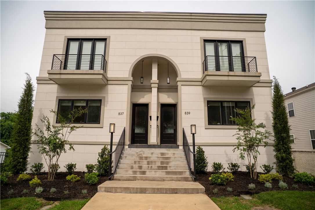 Property Photo: 839 N Gregg Avenue AR 72701
