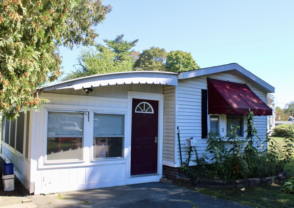 Property Photo:  75 South Street 3  MA 01370 