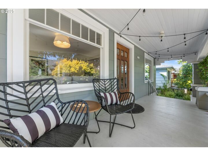 Property Photo:  1623 SE 41st Ave  OR 97214 