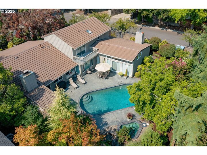 11330 SW Lynnvale Dr  Portland OR 97225 photo