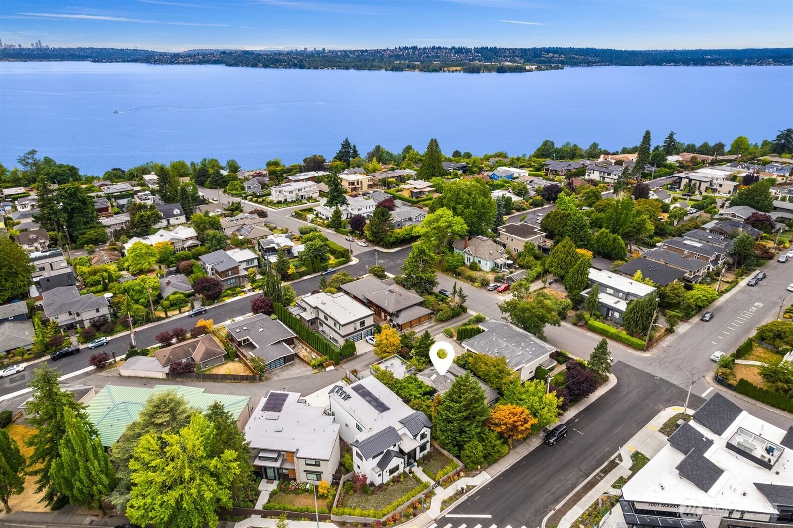 Property Photo:  235  10th Avenue W  WA 98033 