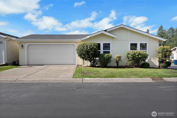 Property Photo:  24007  222nd Place SE 86  WA 98038 