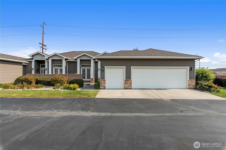1845  Maple Street 2  Wenatchee WA 98801 photo
