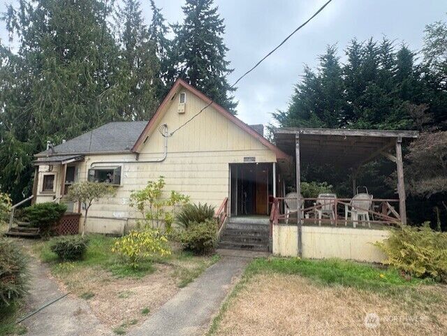 Property Photo:  20220  33rd Avenue NE  WA 98155