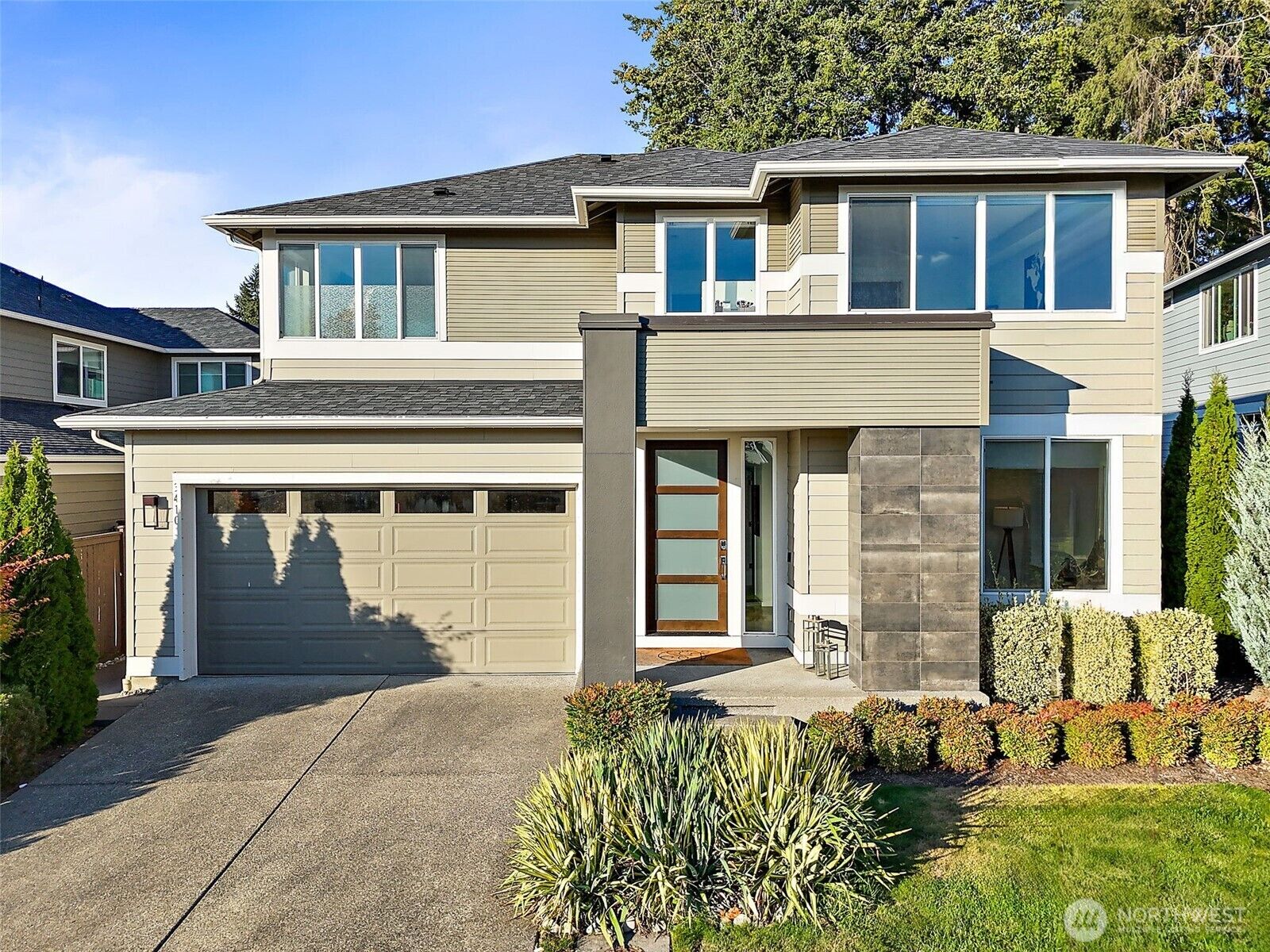 Property Photo:  3410 SE 18th Street  WA 98058 