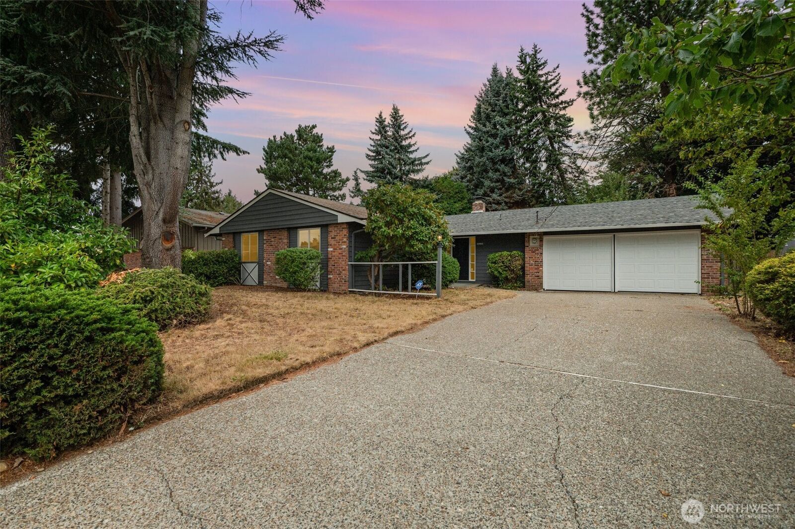 Property Photo: 11804 SE 165th Street WA 98058