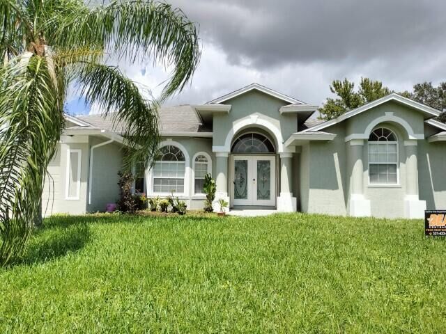 Property Photo: 135 SW Majestic Terrace FL 34984
