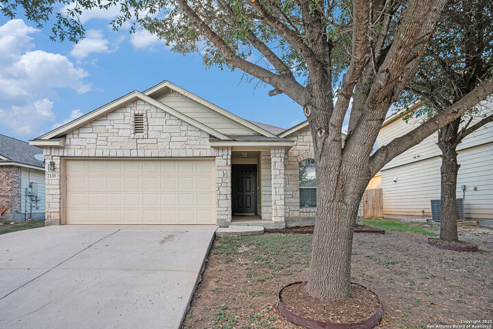 2135 Wiltshire Dr  New Braunfels TX 78130 photo