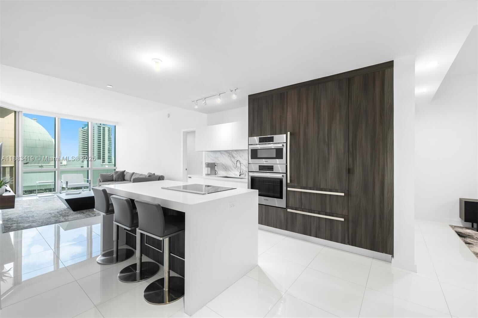 Property Photo:  851 NE 1st Ave 1008  FL 33132 