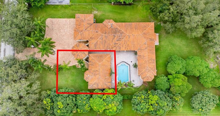 Property Photo:  9981 SW 70th St  FL 33173 