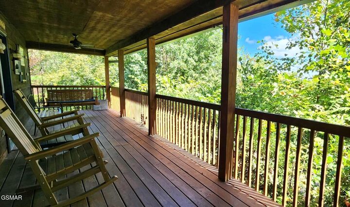 Property Photo: 1001 Sunrise Blvd TN 37862