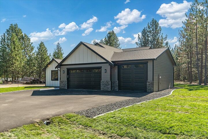 Property Photo:  6478 Sheneen Ct  WA 99026 