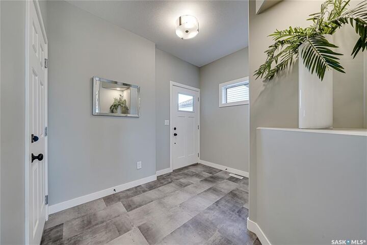 Property Photo:  947 Traeger Manor  SK S7W 0L8 