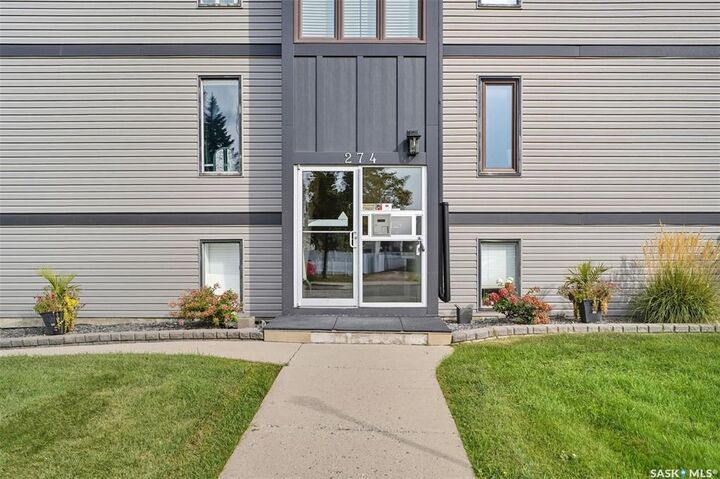 Property Photo:  274 Pinehouse Drive 3  SK S7K 4W9 