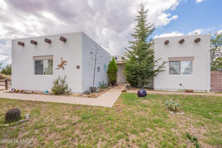 Property Photo:  98 Paint Trail  AZ 85637 