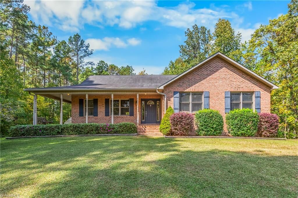 Property Photo: 7150 Belews Run Road NC 27052