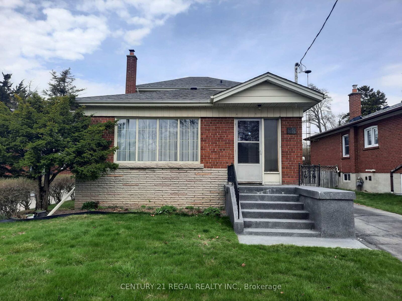 Property Photo:  68 Blakemanor Boulevard  ON M1J 2W5 